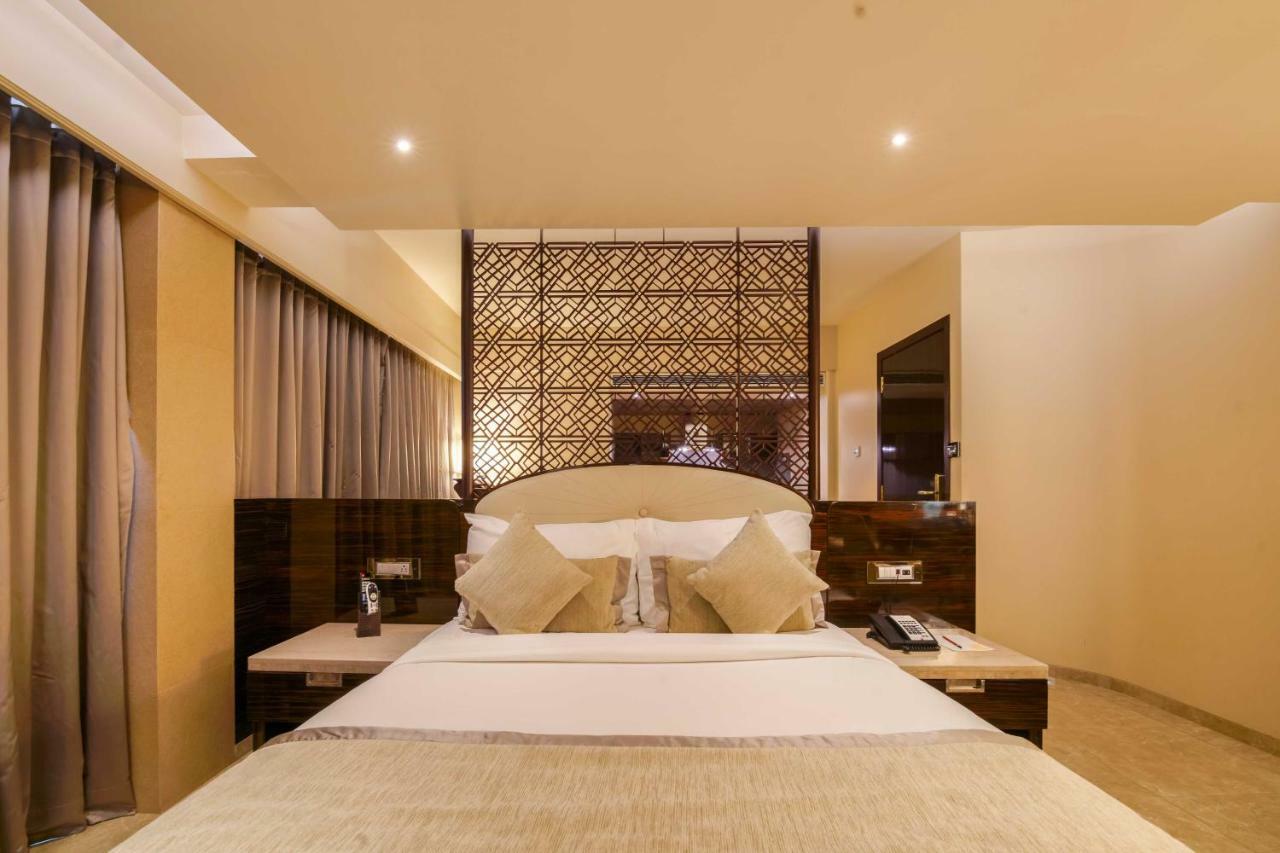 Sai Palace Grand, Malad Mumbai  Buitenkant foto