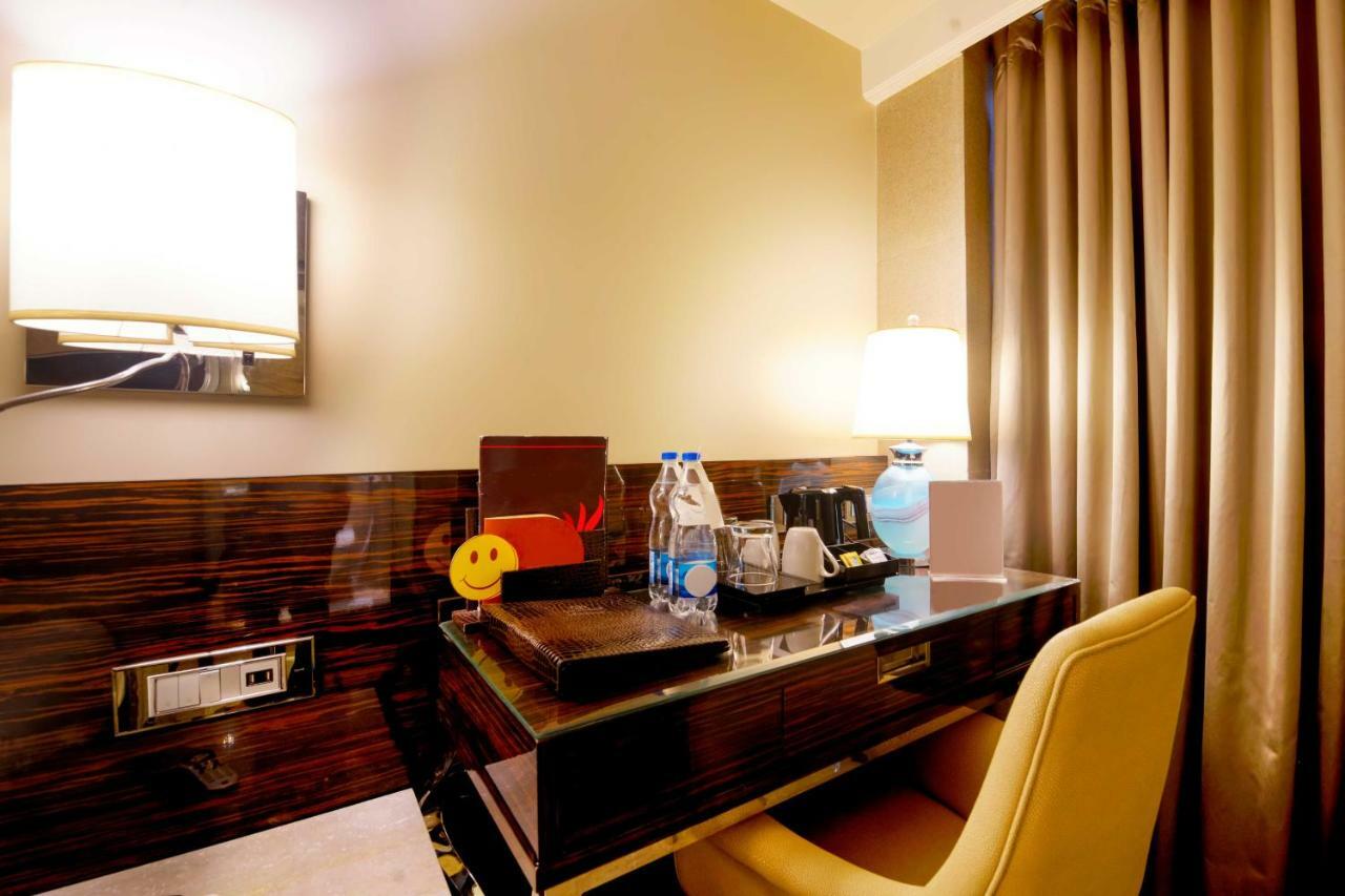 Sai Palace Grand, Malad Mumbai  Buitenkant foto